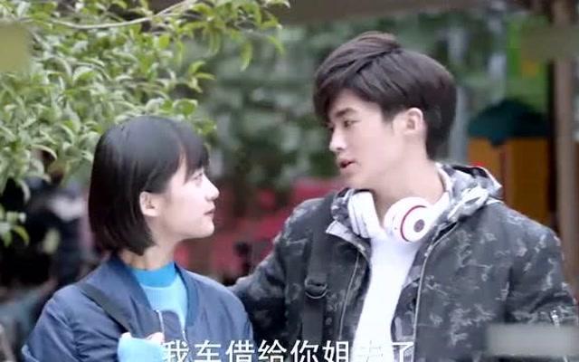 90年东北满族人家庭过年影像：一家人吃一头猪，进行各种满清礼