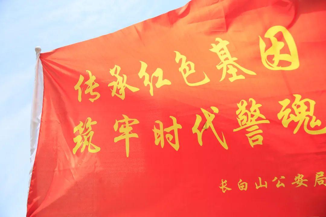 跳跃的立方体